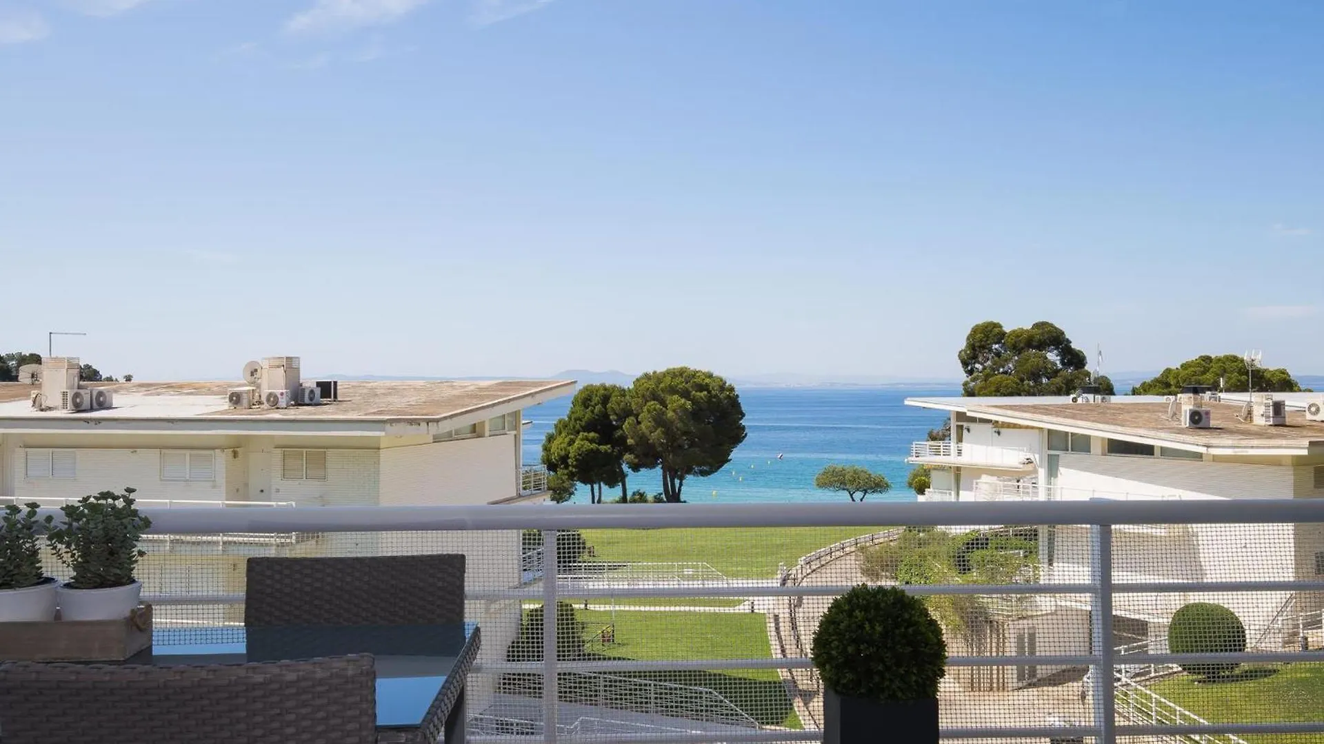 Appartement Magnifico Apartamento Renovado En Primera Linea De Playa Con Terraza, Piscina Y Parking, Roses - Es-228-109 Espagne