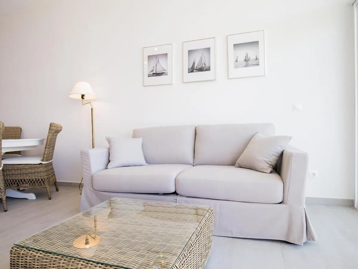 Magnifico Apartamento Renovado En Primera Linea De Playa Con Terraza, Piscina Y Parking, Roses - Es-228-109 0*,